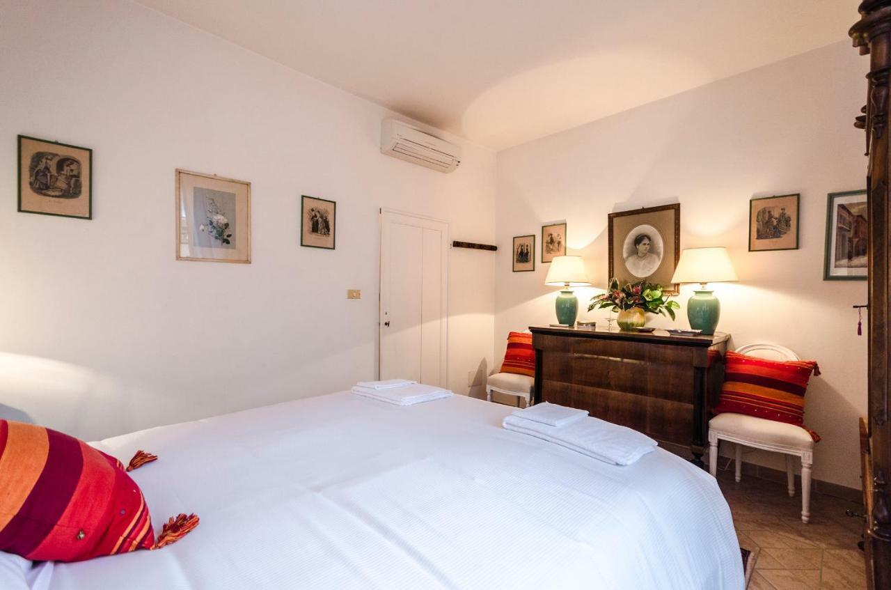 Lupari Apartment, Palazzo Storico Sotto Le Due Torri Болонья Экстерьер фото
