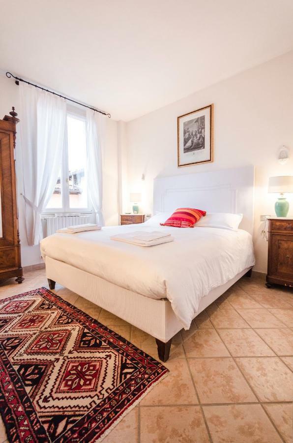 Lupari Apartment, Palazzo Storico Sotto Le Due Torri Болонья Экстерьер фото
