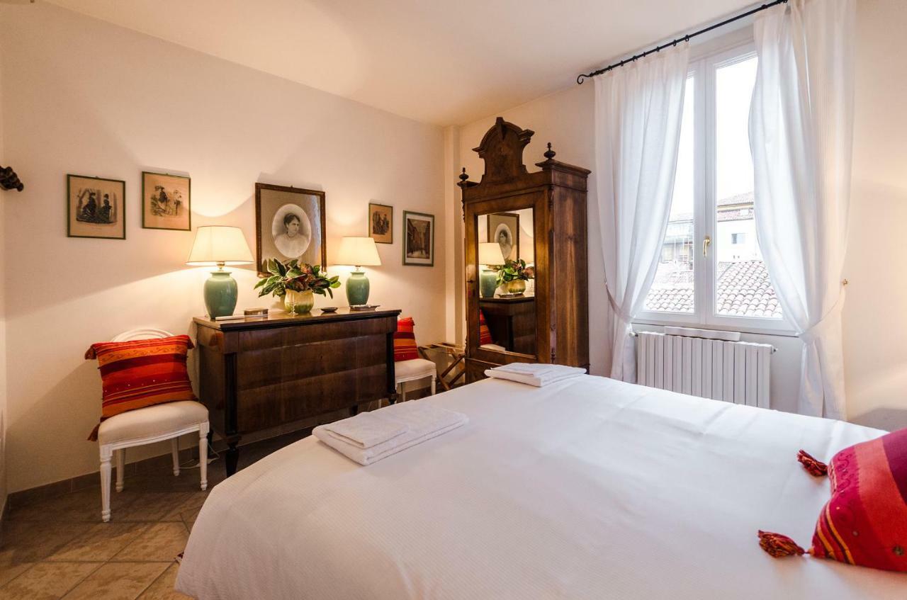 Lupari Apartment, Palazzo Storico Sotto Le Due Torri Болонья Экстерьер фото