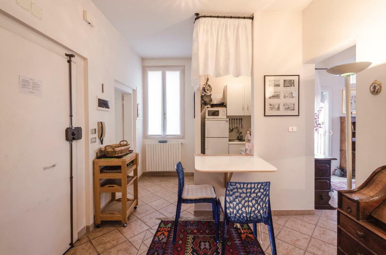 Lupari Apartment, Palazzo Storico Sotto Le Due Torri Болонья Экстерьер фото
